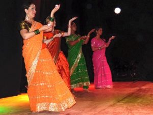 bollywood sari